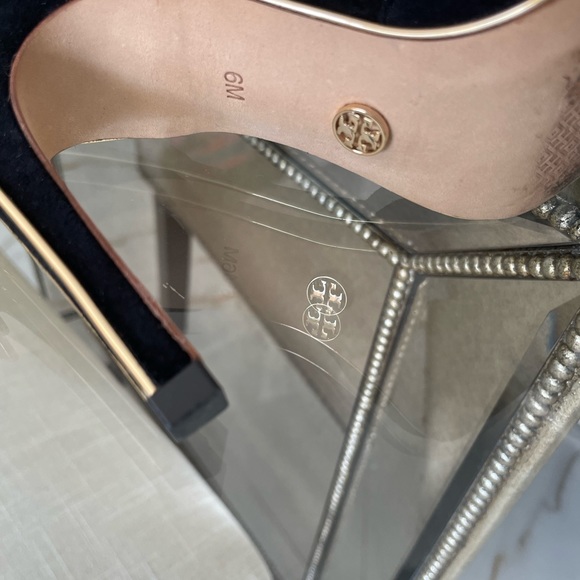 Pumps - Picture 3 of 5